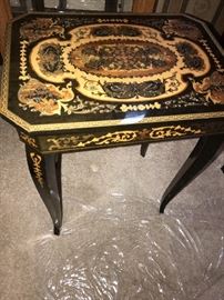 WOODEN INLAY SMALL MUSICAL TABLE