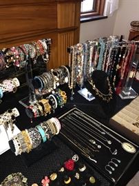 TONS OF COSTUME JEWELRY -RINGS, EARRINGS, BRACELETS, NECKLACES, BROOCHES, CUFFLINKS AND MORE