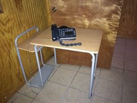 table and cart   located at the clinic