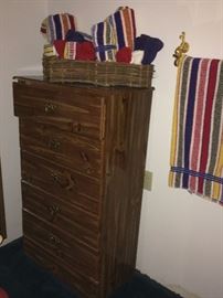 chest of drawers