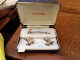 duck tie pin and cuffllinks
