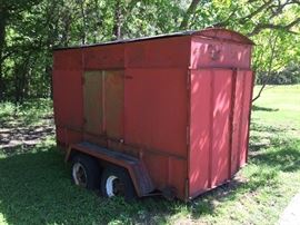 enclosed trailer 