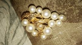 Pearl Pin