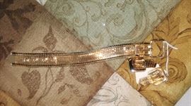 Costume necklace w/matching ear rings