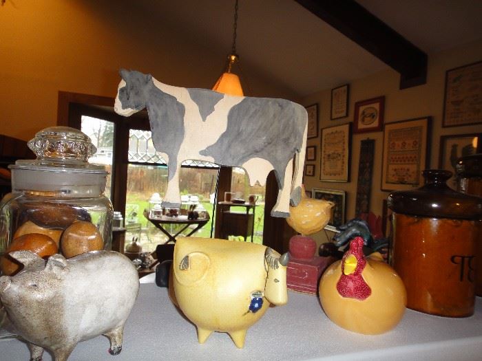 Kitchen cows and decor