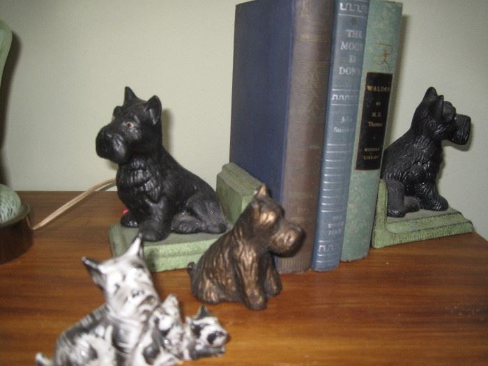 Scotty Dogs, book ends, figurines 