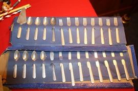 Children's flatware set 