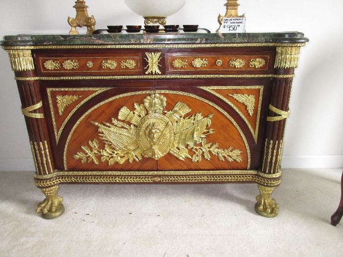 Marble top, gilded, what more can I say?