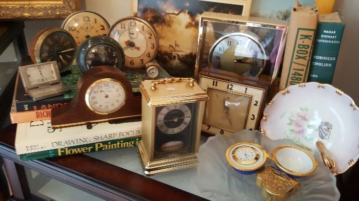 Antique/vintage/retro clocks GALORE!