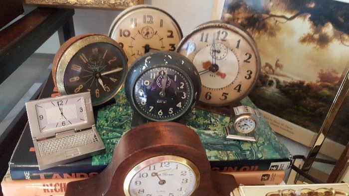Vintage/retro/antique clocks GALORE!