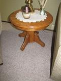 3 PIECE OAK COFFEE TABLE SET
