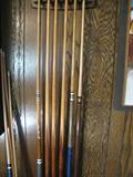 POOL CUES