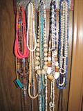 VINTAGE & COSTUME JEWELRY