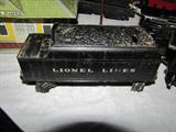 VINTAGE LIONEL TRAIN SET W/TRACKS