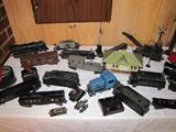 VINTAGE LIONEL TRAIN SET W/TRACKS