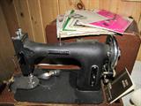 VINTAGE DRESS MASTERS SEWING MACHINE