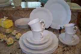 Set of Mikasa "Allura" - service for 4 including dinner plates, salad plates, soup bowls, cups and saucers