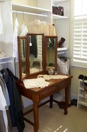 Antique oak dressing table
