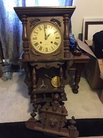 vintage clock, top is not attached