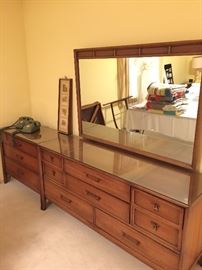 Vintage Drexel 6 piece walnut bedroom suite