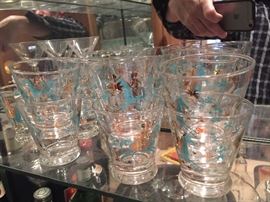 highballs of a 17 piece set