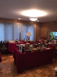 Tons of Vintage stuff in the rec-room!