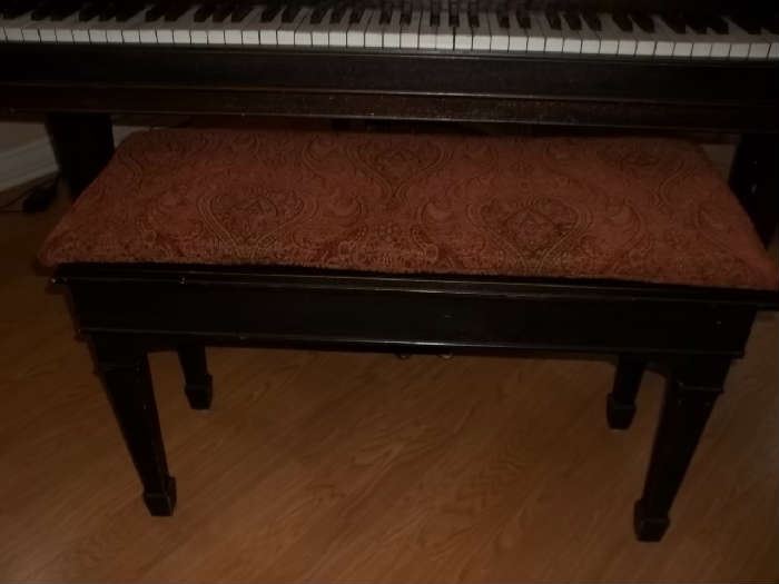 piano bench