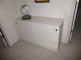 WHITE SLIDING DOOR STORAGE CABINET