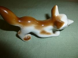 VINTAGE PORCELAIN FOX FIGURINE FROM USSR