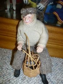 A VINTAGE HIGHLAND CHARACTER DOLL BY SHEENA MACLEOD - SCOTLAND 