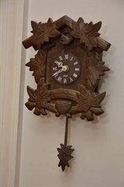 small wall cuckoo clock