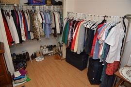 Ladies clothes - Alfred Dunner, Cathy Daniels, Southern Lady, Karen Scott, Sag Harbor, Bonworth, Talbotts - 2 and 3-piece sets, separates, jackets, coats, shoes, scarves, pocketbooks. Clothes S, PM, M, 10, 12, 12P, 14; jackets and coats L, PL; shoes 8-1/2 M and 9 N