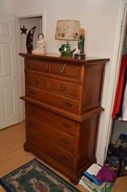Bassett chest of drawers