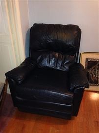 #35 blue leather recliner $200 