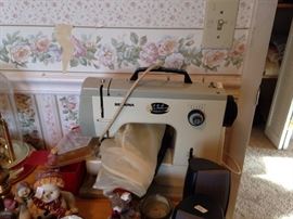 #72 Bernina small sewing machine 850 sport $150 
