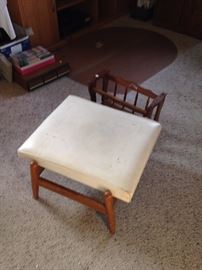 #46 mid century stool whit seat $25 