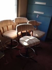 #42 (4) yellow swivel bar stools 23 tall $60 
