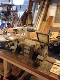 #120 bench grinder $20
#119 Ryobi 16 inch variable band saw $50 