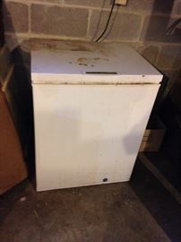 #123 small chest freezer frigidaire $40 