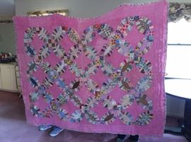 #68 double wedding ring quilt twin $35 