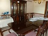 Beautiful Thomasville dining room set.
