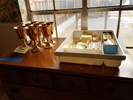 GOBLETS & FLATWARE