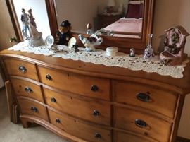 Queen size bed, like new, with matching dresser w/mirror and night stand