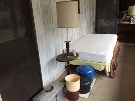 Table lamp, large cooking pots