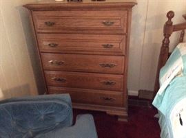 MBR - chest - matches headboard and dresser