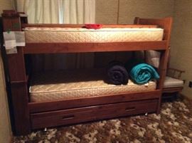 BR - twin beds in earlier pictures now as original bunk beds. Solid and in great condition and good mattresses