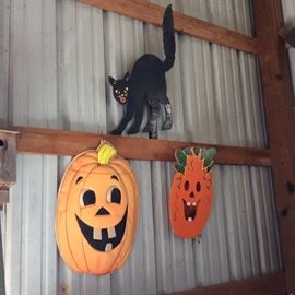Barn - Halloween items