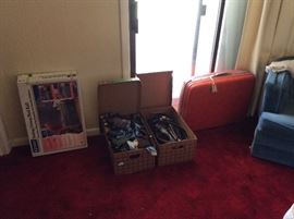 MBR - Vintage Samsonite suitcase, box of ties & box of belts, etc