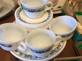 Corning small set of dishes