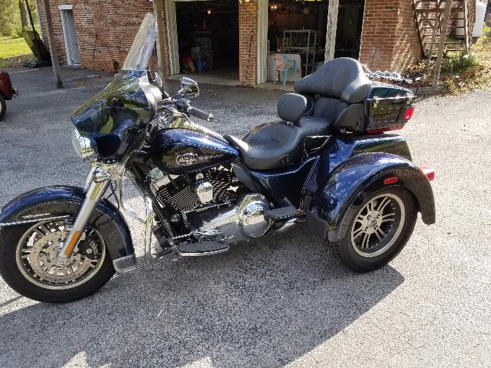 2012 Harley Davidson Tri-Glide with 3300 miles